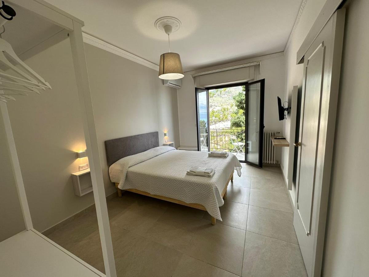 Mira Taormina Rooms Bagian luar foto