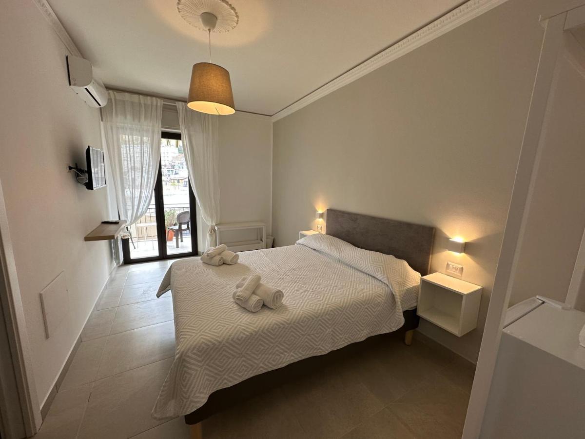 Mira Taormina Rooms Bagian luar foto
