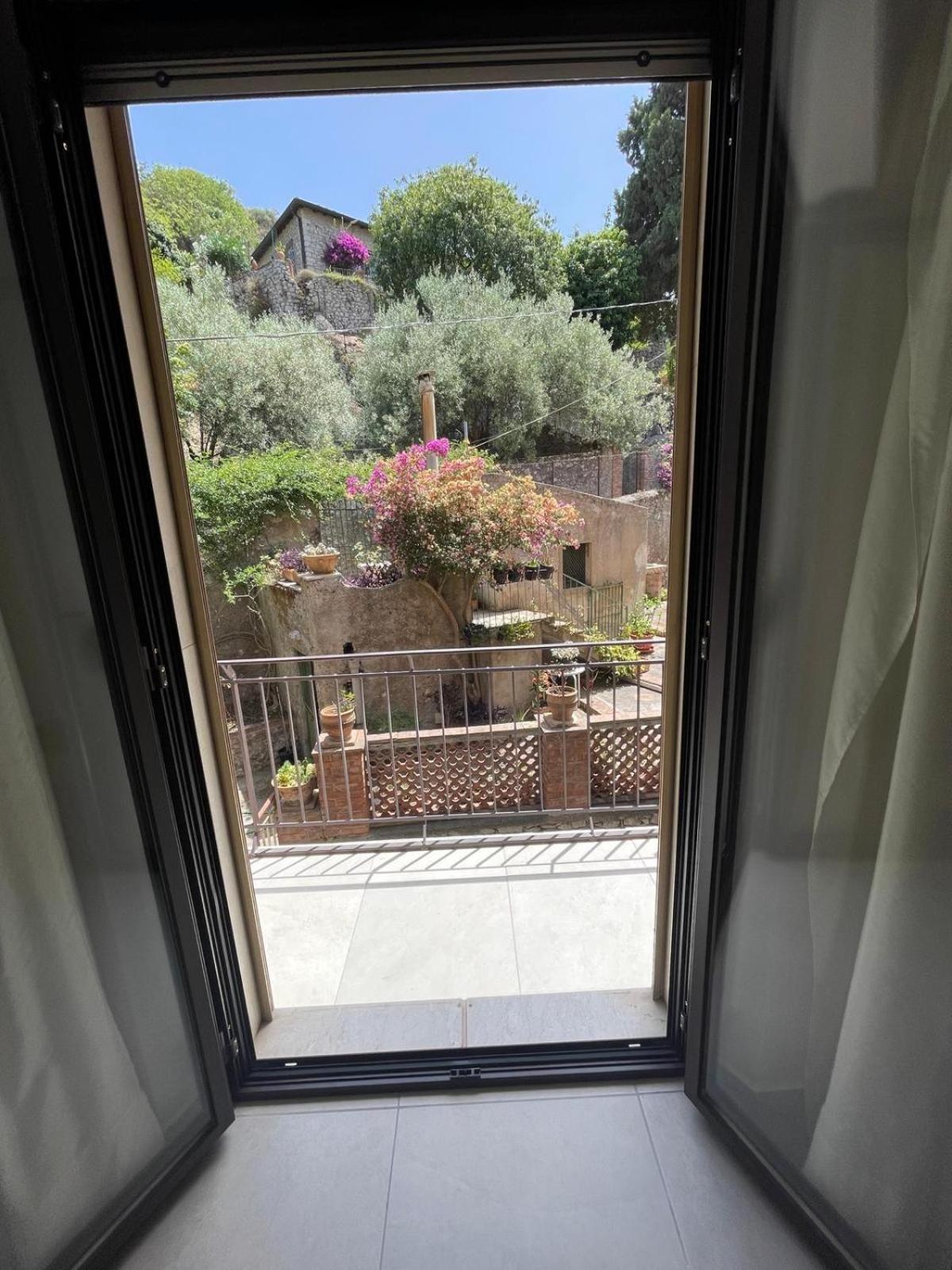 Mira Taormina Rooms Bagian luar foto